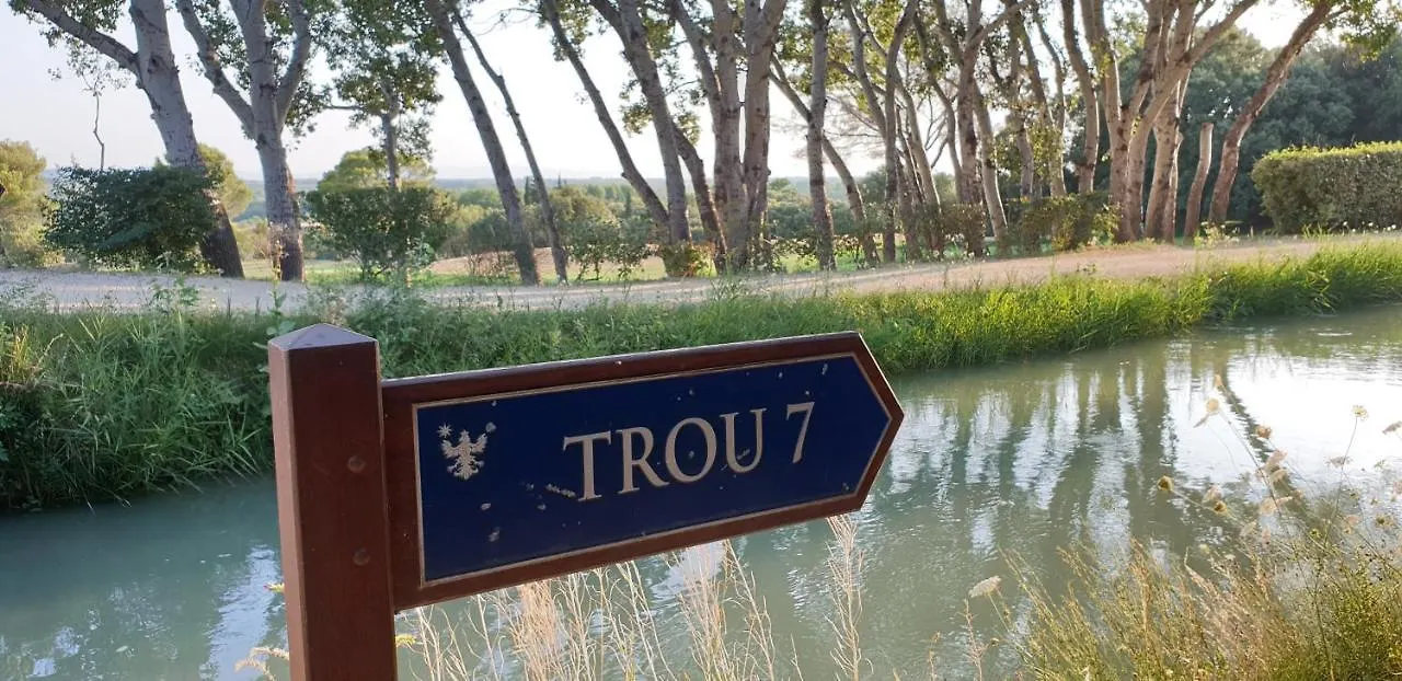 Cote Golf, Bel Appartement Rdc Avec Terrasses Dans Golf, Piscine, Tennis, A 5Mn De L'Isle Sur La Sorgue Saumane-de-Vaucluse Lejlighed