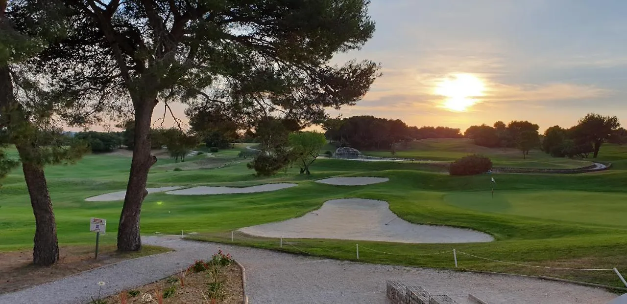Lejlighed Cote Golf, Bel Appartement Rdc Avec Terrasses Dans Golf, Piscine, Tennis, A 5Mn De L'Isle Sur La Sorgue Saumane-de-Vaucluse